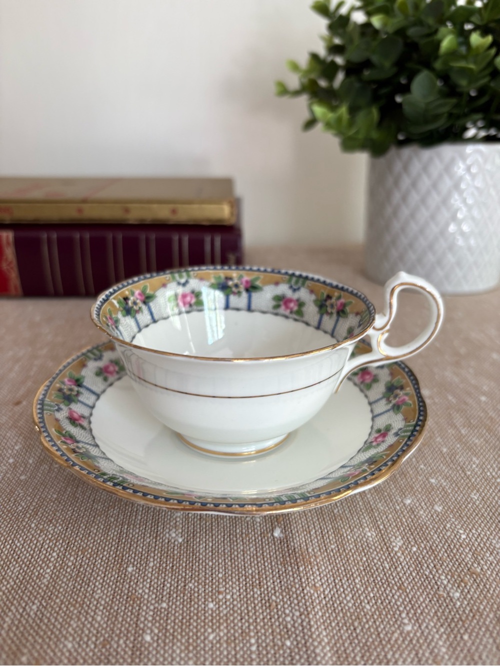 Aynsley Vintage English Bone China Teacup Saucer Set Pink Rose Gold Trim Deco
